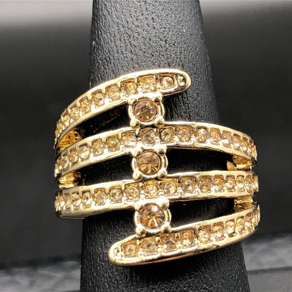 Cocktail Ring Size 7.5 Faceted Champagne Crystals Triple Spray Gold Tone Band - Picture 1 of 11